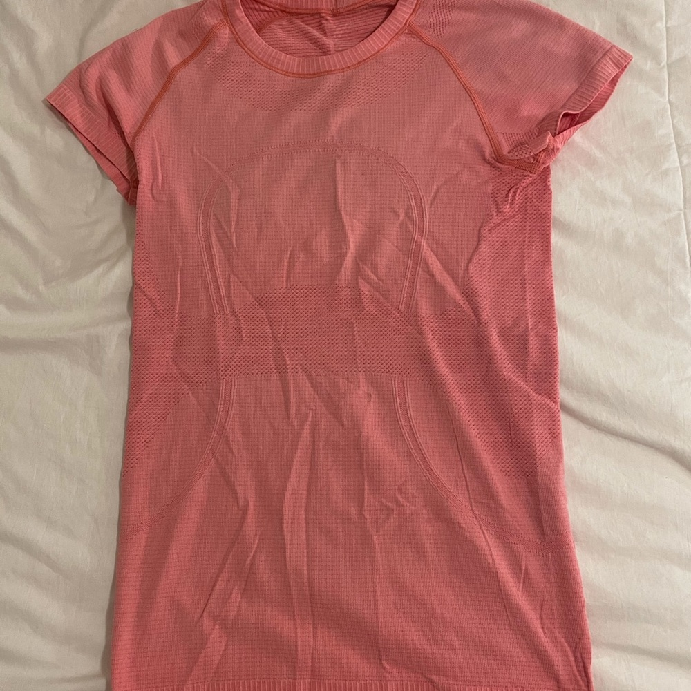 Lululemon swiftly tech short sleeve